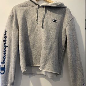 Women’s cropped Champion hoodie